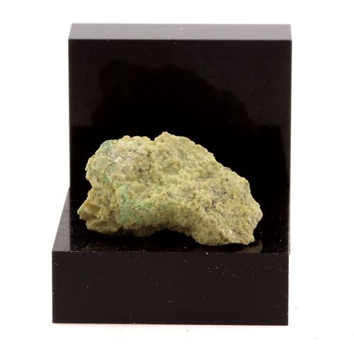 Falcondoite. 19.1 Ct. Orford Nickel Mine, Estrie, Québec, Canada.