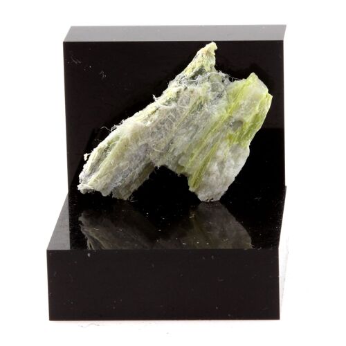 Fluorite Rose. 4.47 Ct. Massif Du Mont-Blanc, France..
