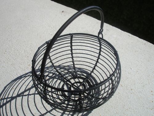 Petite Panière Métallique Noire (Hauteur 7,5 Cm Environ Sans L'anse - Diamètre 13 Cm Au Plus Large)