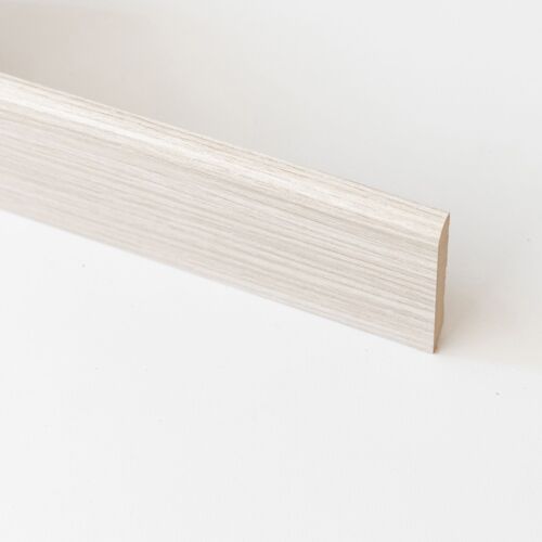 10 XPLINTHE EN MDF CHÊNE BLANC MM.