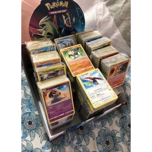 Lot 100 Cartes Pokémon Sans Double + 2 Cartes Brillantes