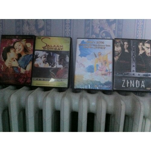 Lot De 4 Dvd. Films : - Salam Bombay. - Saathiya - Zinda - Chinese New Year Global Gala