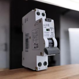 KUIU-Interrupteur Différentiel Super Immunisé Classe A Si 40A 2P 30Ma Disjoncteur Différentiel 30Ma Avec Protection Contre Les Surintensités Et Les Fuites