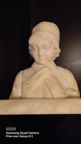 À Vendre Statue En Marbre Sculpture Italienne Du Xx Éme Siècle.