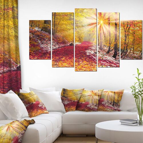 Soleil jaune vif dans la forêt alpine, impression sur toile photo en forme de diamant 200 x 100 cm. (sans cadre)
