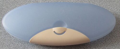 Etui Original Tupperware Pour Mettre Lunettes, Stylos, Cosmétiques Ou Médicaments - Plastique Bleu Glacier Et Beige - Fermoir De Sécurité - 18.5x7.5x3cm