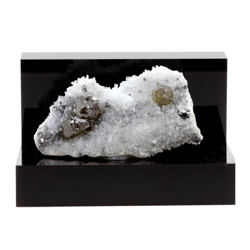 Sphalerite + Quartz. 353.1 Ct. Krushev Dol Mine, Madan, Bulgarie.