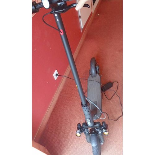 Trottinette Électrique Xiaomi Pro 2 Suspension Avant Phare Led Avant