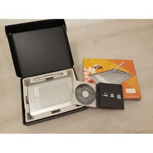 Wacom Bamboo Fun S Pen & Touch - Numériseur - droitiers et gauchers - 14.7 x 9.2 cm - 4 boutons - filaire - USB - argent