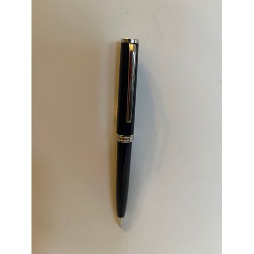 Stylo Mont-Blanc Pix Noir Modèle  Rare Gucci 
