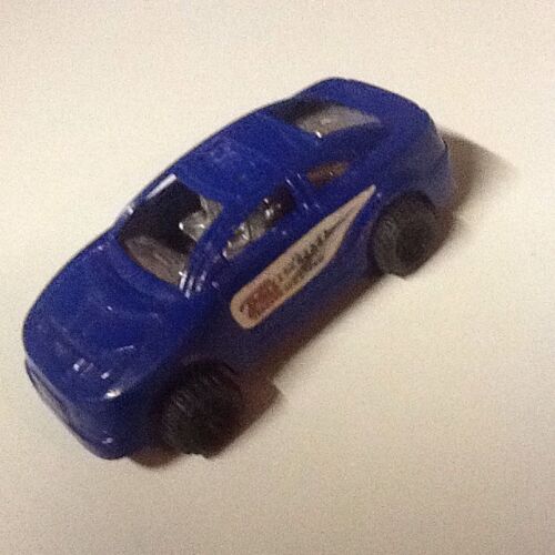 Petite Voiture Coupe Bleu En Plastique