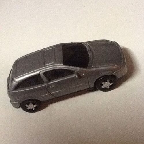 Petite Voiture Coupe Gris En Plastique