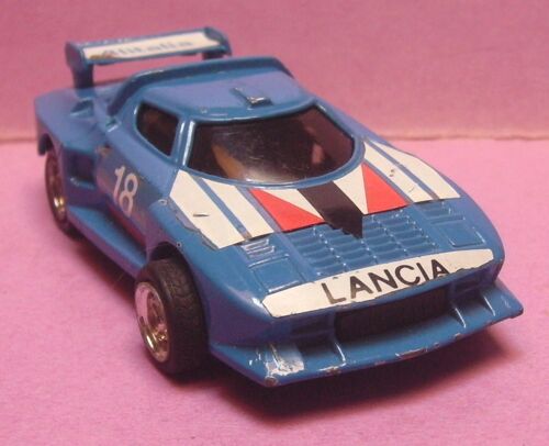 Lancia " Alitalia " N°18 - Éch 1/45 --Mc Toy