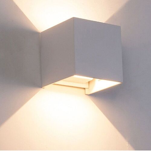 Applique D'intérieur/Extérieur 12 W Applique D'intérieur/Extérieur 12 W Boîtier Blanc Pas D'induction Lumière Chaude 12 W Applique À Angle Réglable [Classe D'efficacité Énergétique A++] [Class Goodnice