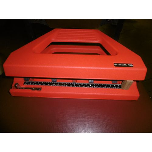 Perforateur 4 Trous Reglables