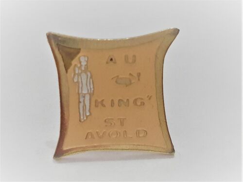 Pins Au King St Avold 57 Moselle / Magasin De Jouets