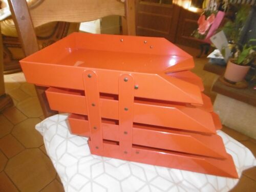 Ensemble De 4 Corbeilles Courrier Orange Décalées