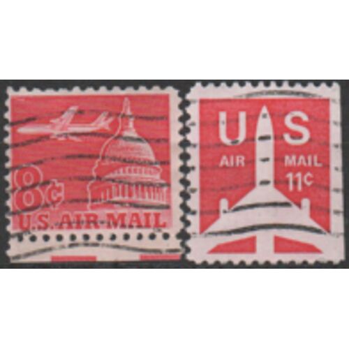 Etats Unis :Lot De 2 Timbres De La Poste Aérienne.