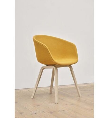 Hay - About a Chair AAC 23 - vernis à base d'eau - Steelcut Trio 453 - Jaune