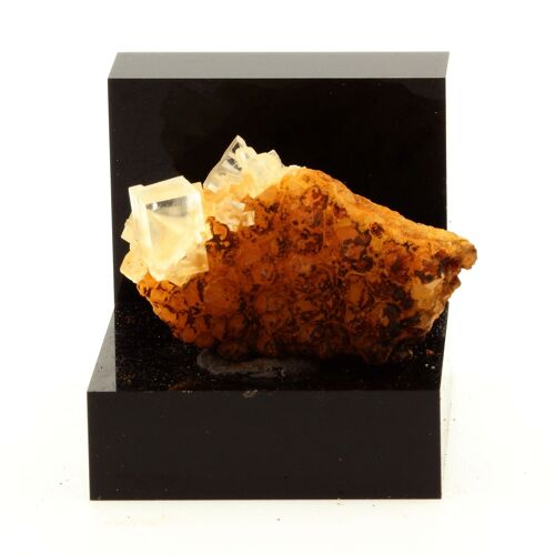 Fluorite + Quartz. 29.1 Ct. Langeac, Haute-Loire, France. Rare.