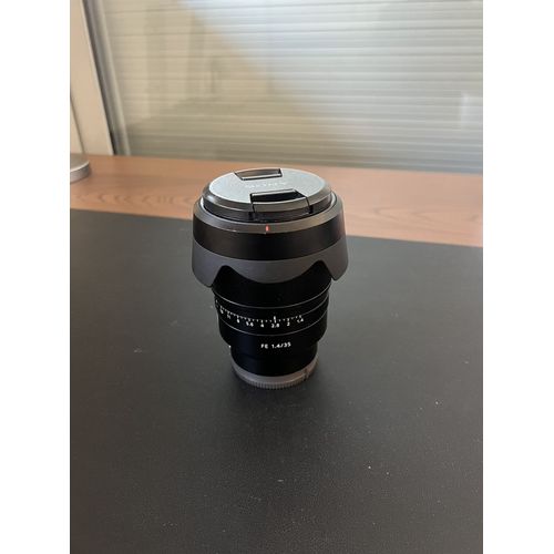 SONY Zeiss Distagon T* FE 35mm f/1.4 ZA