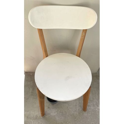 2 Chaises Design Scandinave Coloris Blanc