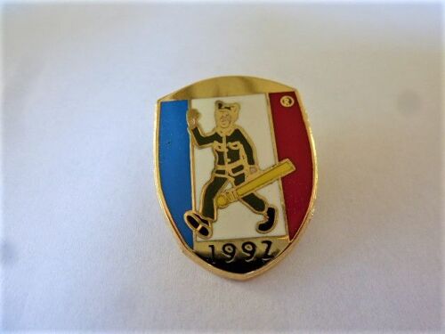 Pins Militaria 1992 Drapeau Bleu Blanc Rouge / Signé Bco Arc En Ciel France