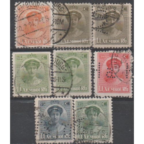 Luxembourg: Lot De 8 Timbres De La Même Série Représentant La Grande Duchesse Charlotte.