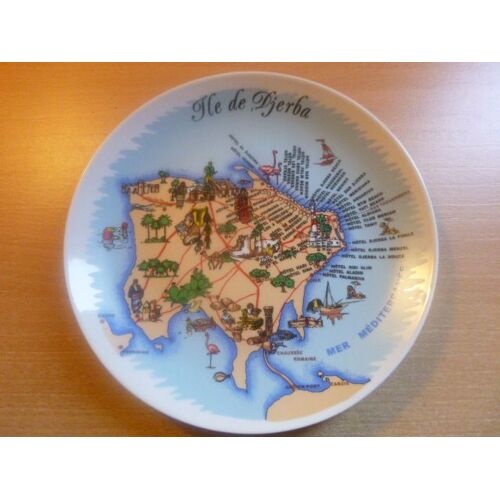 Assiette En Céramique Avec Accroche Au Dos " Île De Djerba " Tunisie
