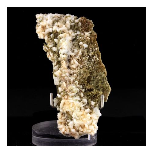 Clinozoisite. 108.0 Ct. Marine De Scala, Canari, Haute-Corse, France.