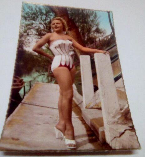 Sexy Pin Up - 9x14cm - Carte Postale