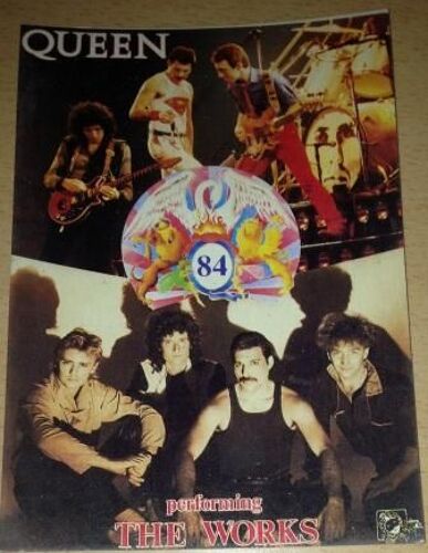 Queen - Performing The Works - 10x15cm - Carte Postale
