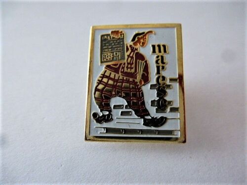 Pins Marques Marese Vêtements / Signé Nbc