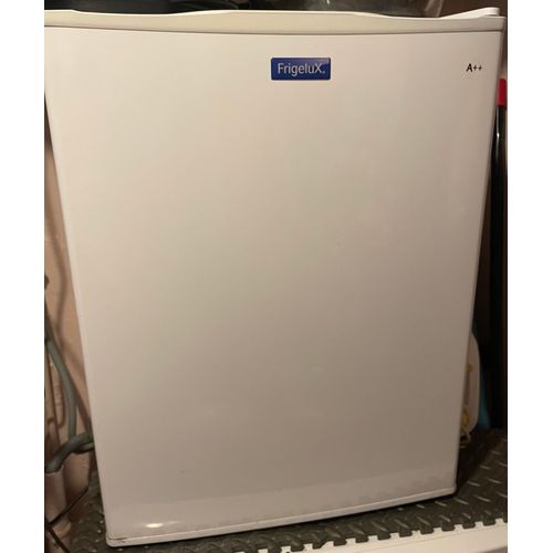 VEND ELECTROMENAGER+UNE COMMODE