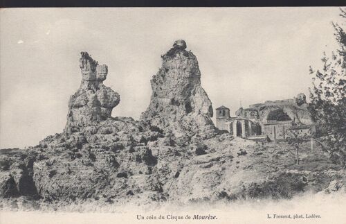 Carte Postale De Mourèze (Hérault) Un Coin Du Cirque De Mourèze