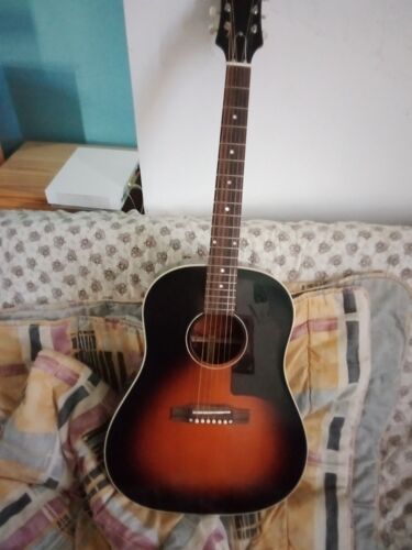 Epiphone Modéle J-45