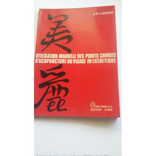 Utilisation Manuelle Des Points Chinois D'Acupuncture Du Visage En Esthétique