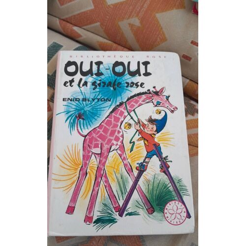Oui Oui Et La Girafe Rose