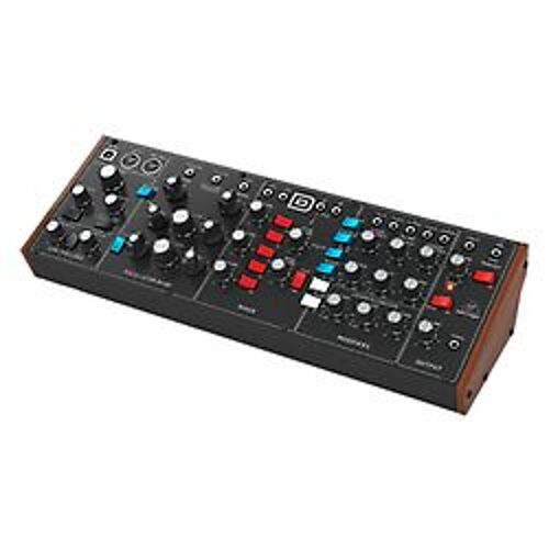 Behringer Model D Analogue Synthesizer