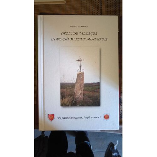 Croix De Villages Et De Chemins En Minervois