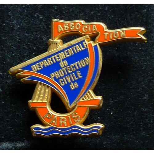Pin's Association Départementtale De La Protection Civile De Paris
