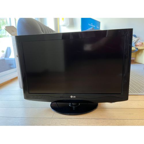 LG 32LH2000 - 32" TV LCD - 720p 1366 x 768 - noir glacé
