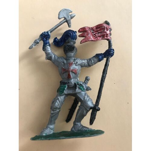 Figurine Chevalier En Armure Avec Bannière Lions Normands - Plastique Gris 8x5,5 Cm - Années 70