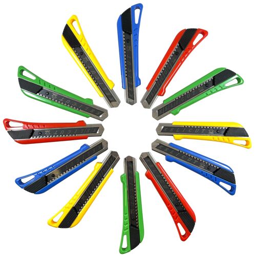 Lot de 12 Cutters 4 Couleurs Pro 18mm avec 2 lames supplémentaires par cutter Black Blade SK2 (Durée de vie 3 fois supérieure)