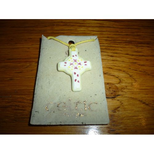 Pendentif Croix Celtique En Céramique Émaillée + Cordelette Jaune - 3,5cm X 3,2 Environ - Celtic Design