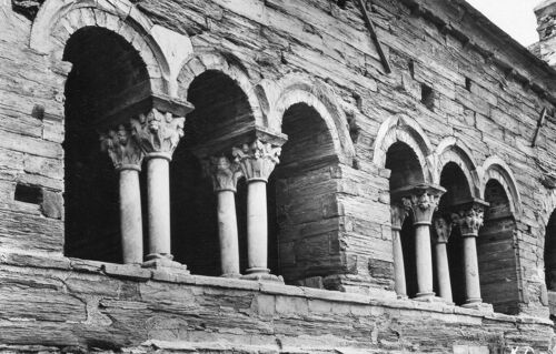 Carte Postale Xxeme Siecle Noir Et Blanc - Dentelee - N° 49 - Boule D'amont - Pyrenees Orientales - Prieure De N- D De Serrabonne - Monument Historique - Le Cloïtre-