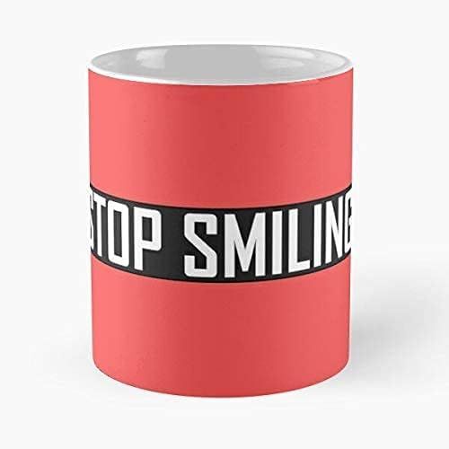 Arrêtez De Sourire Mug Classique