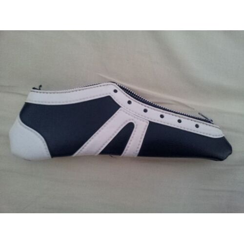 Trousse En Forme De Chaussure De Football Noir& Blanc Cassé