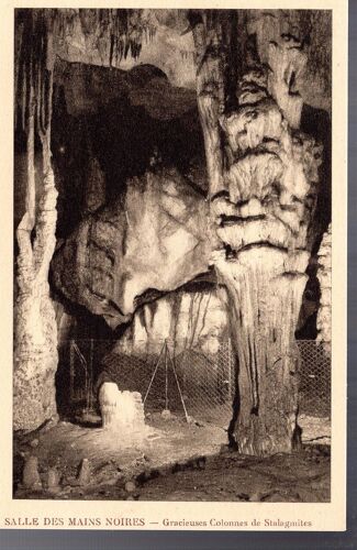Carte Postale De Lourdes (Hautes-Pyrénées) Salle Des Mains Noires, Gracieuses Colonnes De Stalagmites