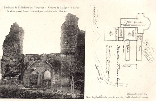 Carte Postale De Saint-Hilaire Du Harcouët (Manche) Abbaye De Savigny Le Vieux, Le Vieux Portail Faisant Communiquer Le Cloître Et Le Réfectoire